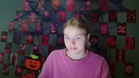 Leyla online show from October 20, 2025, 6:03 am