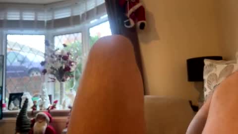 leyton66 online show from December 17, 2025, 11:27 am