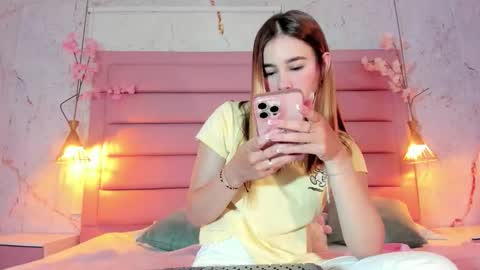 LEZY online show from September 30, 2025, 7:41 pm