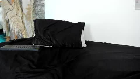 Lia James online show from March 7, 2026, 4:37 pm