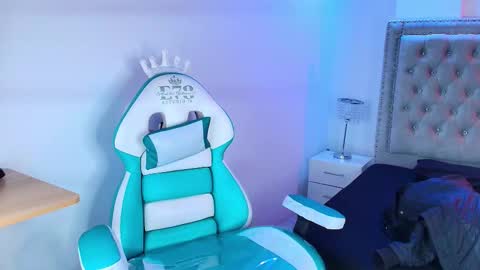 Lia  online show from March 17, 2026, 3:33 am