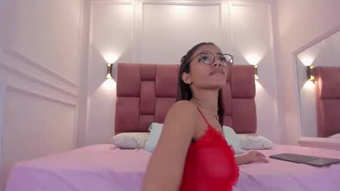 Snapshot of lia_girl2 chatting on January 22, 2025, 7:35 am Lia online show from January 22, 2025, 7:35 am