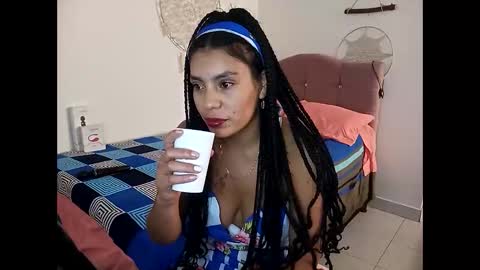 Lia online show from April 16, 2026, 5:25 pm