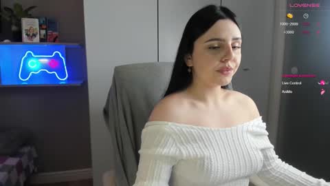 Lia online show from November 15, 2025, 2:57 pm