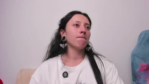 Little Queen Lia  online show from June 1, 2026, 1:18 am