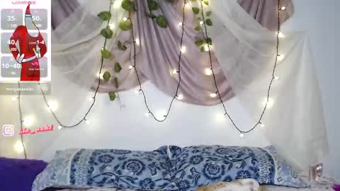 Lia online show from December 9, 2024, 10:32 am