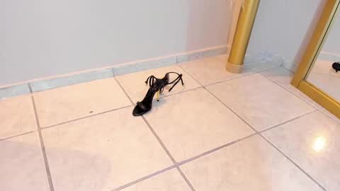 Snapshot of lia_walton__ chatting on March 4, 2025, 2:53 pm liz walton online show from March 4, 2025, 2:53 pm