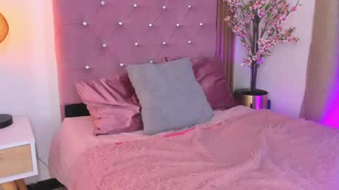 Snapshot of liaa_queen chatting on April 21, 2026, 6:44 pm liaa_queen online show from April 21, 2026, 6:44 pm