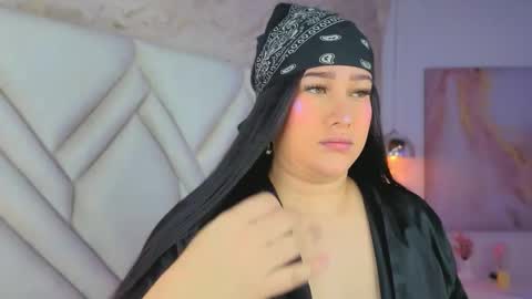 Lia Cox online show from January 13, 2026, 3:01 am