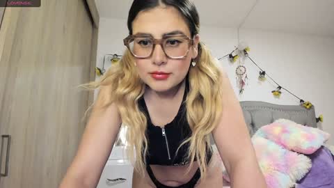 Lia  online show from February 26, 2025, 1:00 am