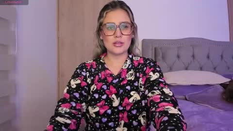 Lia  online show from November 16, 2025, 2:17 am