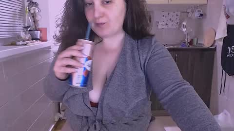 miss Lia  colection for travel online show from October 10, 2025, 11:59 pm