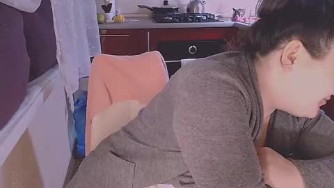 miss Lia  colection for travel online show from April 12, 2026, 8:14 pm