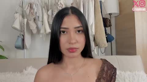 Lia Johnsons online show from May 24, 2026, 6:07 am