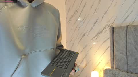 Liam online show from January 10, 2025, 12:47 pm