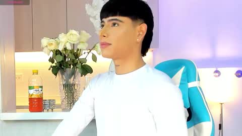 Liam online show from September 27, 2025, 1:49 pm