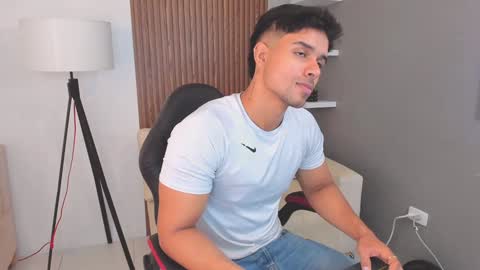 Liam Collins online show from February 2, 2025, 11:40 am