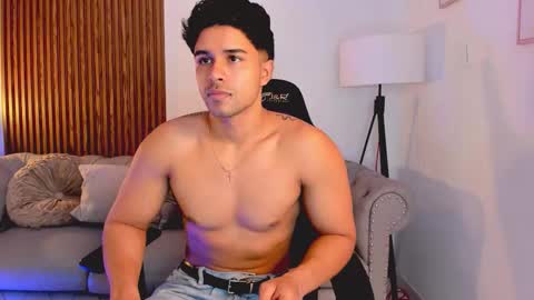 Liam Collins online show from November 4, 2025, 12:04 pm