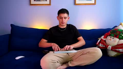 Liam online show from December 1, 2024, 7:58 pm