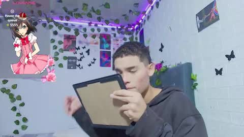 liam_honey18 online show from October 17, 2025, 12:41 pm