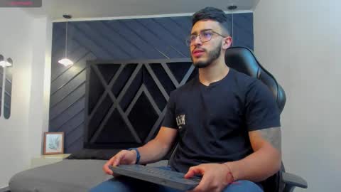 LIAM KLEIN online show from November 13, 2025, 11:20 am