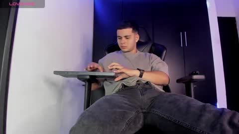 Liam online show from March 21, 2026, 8:19 am