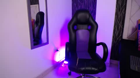 Liam  online show from February 25, 2026, 12:15 pm