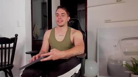 Snapshot of liam_walk chatting on February 11, 2025, 8:10 pm Liam online show from February 11, 2025, 8:10 pm