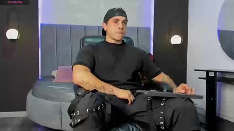 Snapshot of liam_walk chatting on September 12, 2025, 8:20 pm Liam online show from September 12, 2025, 8:20 pm