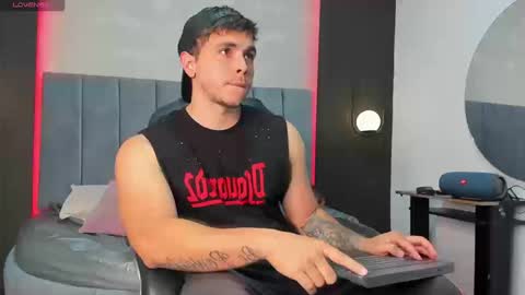 Snapshot of liam_walk chatting on September 16, 2025, 12:11 am Liam online show from September 16, 2025, 12:11 am