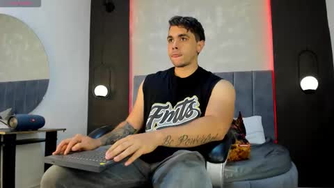 Snapshot of liam_walk chatting on October 7, 2025, 7:11 pm Liam online show from October 7, 2025, 7:11 pm