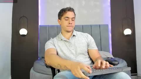 Snapshot of liam_walk chatting on October 18, 2025, 9:04 pm Liam online show from October 18, 2025, 9:04 pm