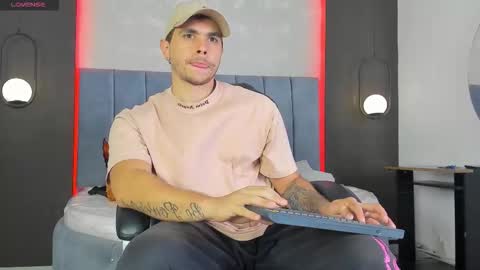 Liam online show from February 17, 2026, 10:05 pm