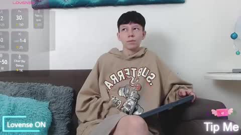 Liam  online show from December 1, 2025, 7:08 pm