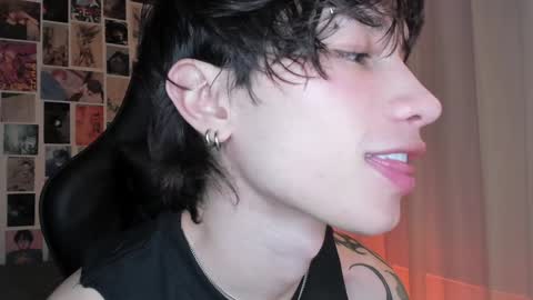 Snapshot of liamelf chatting on December 19, 2024, 6:23 am Liam online show from December 19, 2024, 6:23 am