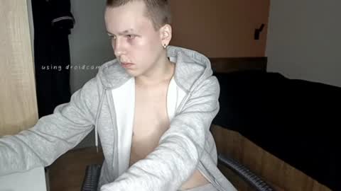 Liam online show from November 5, 2025, 11:21 am