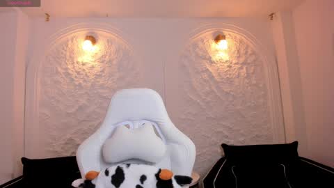 Liam online show from April 9, 2026, 12:10 pm