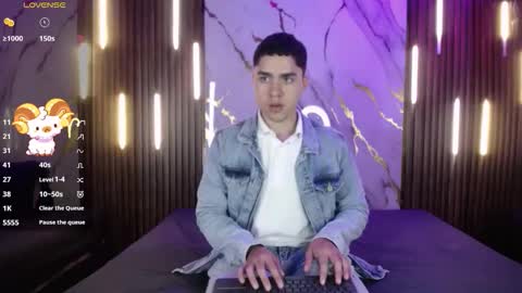 Liam online show from November 22, 2025, 12:15 pm