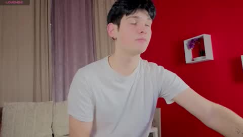 Snapshot of liamrivers chatting on November 17, 2025, 2:12 pm liamrivers online show from November 17, 2025, 2:12 pm