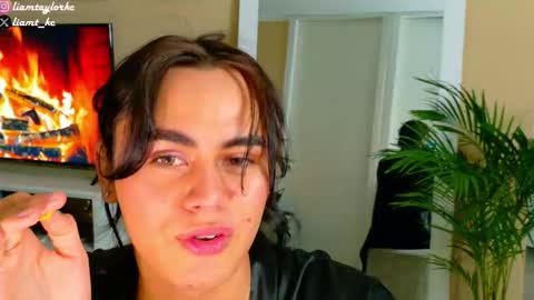 Tell me Liam online show from October 23, 2025, 4:56 am