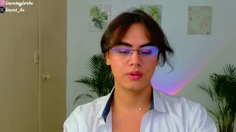 Tell me Liam online show from December 3, 2025, 10:19 pm