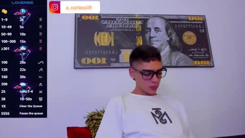 Snapshot of lian_23_ chatting on December 3, 2024, 7:33 pm    online show from December 3, 2024, 7:33 pm