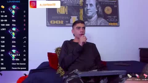Snapshot of lian_23_ chatting on December 4, 2024, 10:13 am    online show from December 4, 2024, 10:13 am
