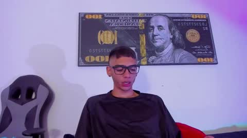 Snapshot of lian_23_ chatting on February 11, 2025, 3:29 pm    online show from February 11, 2025, 3:29 pm
