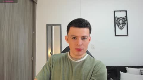 Snapshot of lian_eathan chatting on October 10, 2025, 7:46 pm lian_eathan online show from October 10, 2025, 7:46 pm