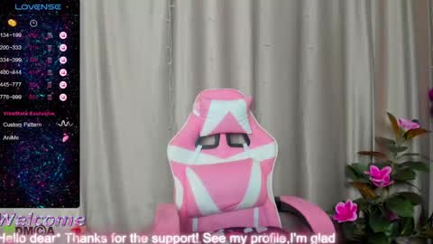 lianawow_ online show from May 13, 2026, 3:26 am