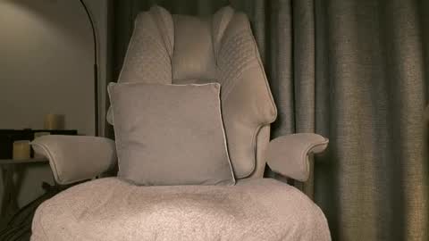 lianewhite online show from February 17, 2026, 12:40 am