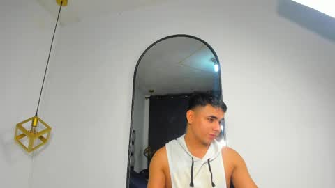 Snapshot of lianfox_ chatting on May 13, 2026, 12:24 pm lianfox_ online show from May 13, 2026, 12:24 pm