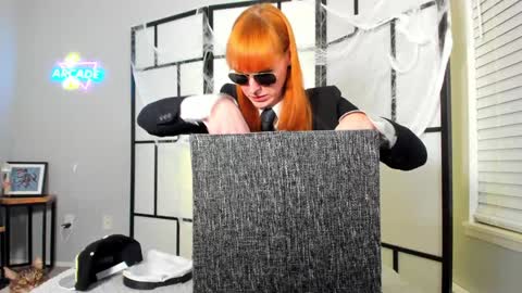 Lianna Lawson online show from December 18, 2024, 1:48 am