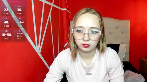 Lia Roberts online show from December 19, 2024, 12:23 pm